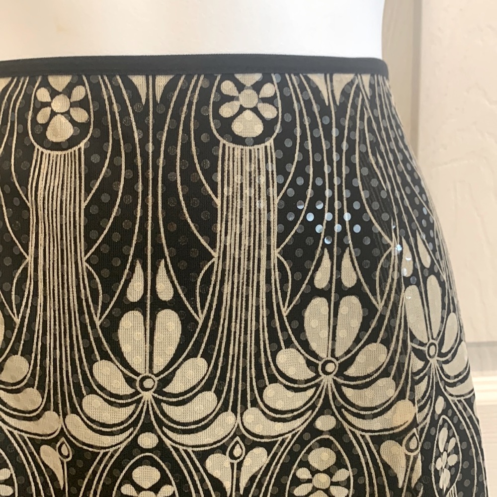 Absolutely gorgeous black & ivory sequin skirt! - Picture 3 of 4